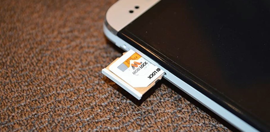 SIM Card Adapter Kit — 6 in 1 in use